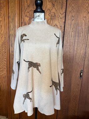 Entro Cream Leopard/Cheetah Print Swing Tunic Sweater
